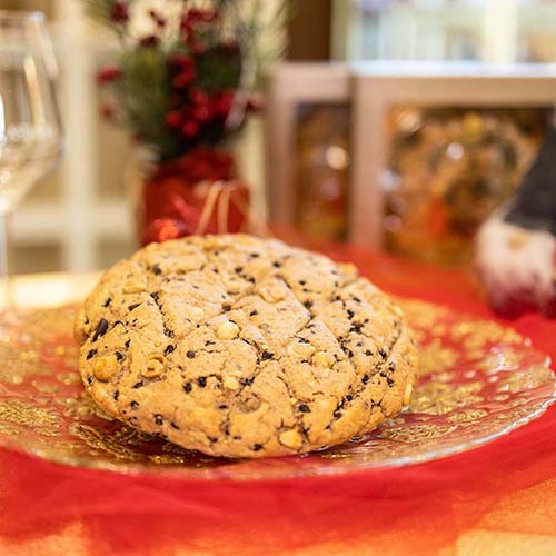 Panettone basso con cioccolato e nocciole 1 Kg. (copia)